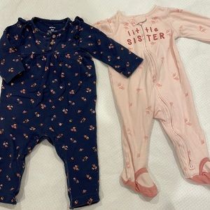Pair of romper + pajamas
